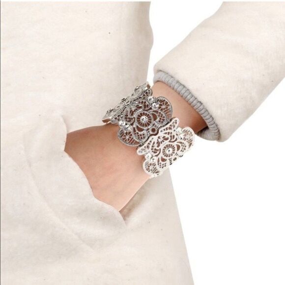 Silver Lace Filigree Crystal Cuff Bracelet - Picture 5 of 6